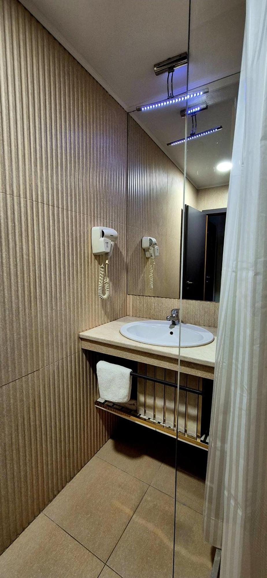 Hostel Orhideea Bodzavásár Kültér fotó