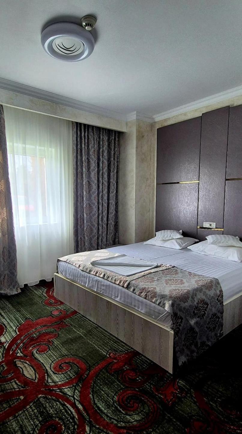 Hostel Orhideea Bodzavásár Kültér fotó