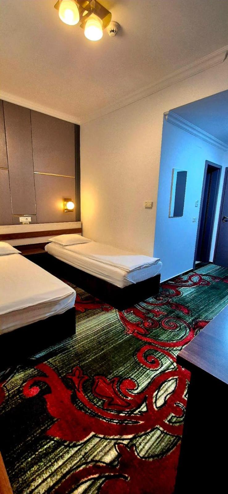 Hostel Orhideea Bodzavásár Kültér fotó