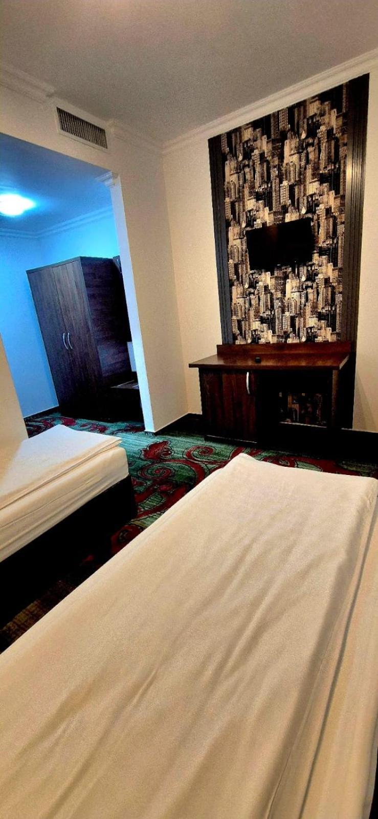 Hostel Orhideea Bodzavásár Kültér fotó
