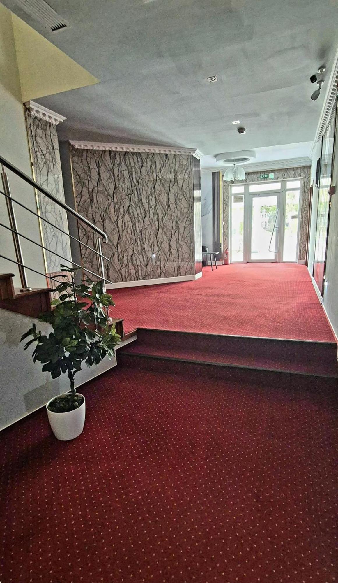 Hostel Orhideea Bodzavásár Kültér fotó