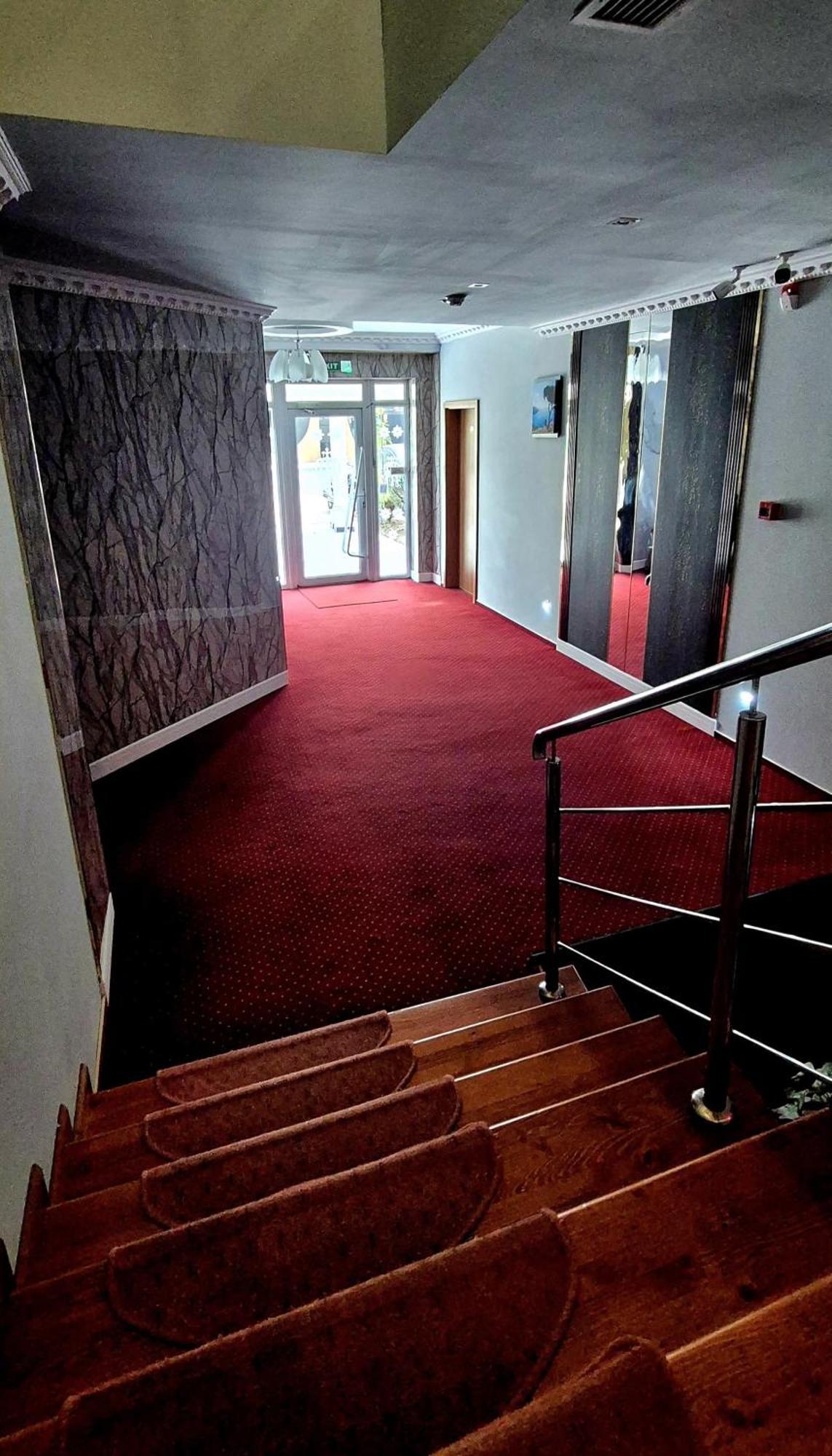 Hostel Orhideea Bodzavásár Kültér fotó